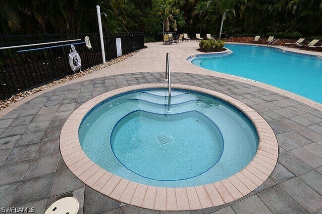 Building Photo - 12060 Toscana Way