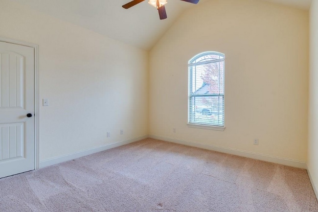 Building Photo - 5703 W Murfield Dr