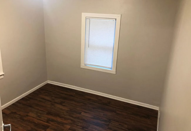 Building Photo - 3 Bedroom | 1 Bathroom Home | PET FRIENDLY