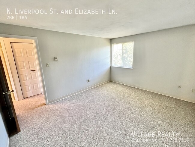 Building Photo - Few Steps! Top floor! Affordable 2-Bed wit...