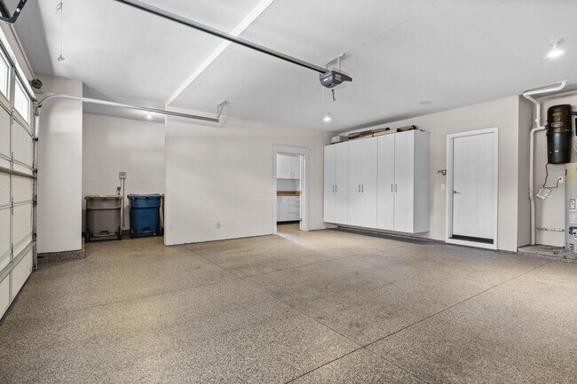 Building Photo - Luxury Living in Harris Ranch | 3 Bed + Office | 3 Bath | 2,713 Sq Ft
