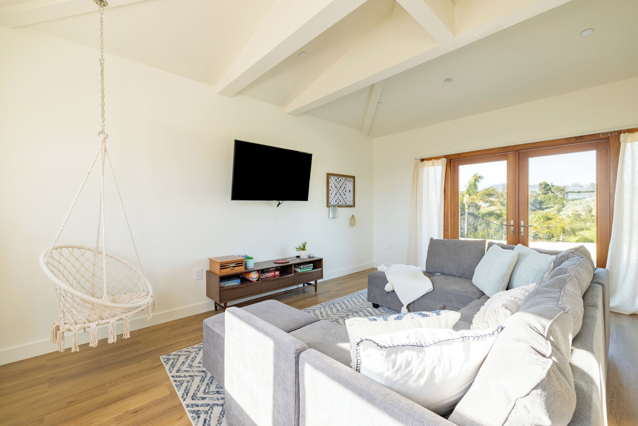 Family Room - 6726 Wandermere Rd