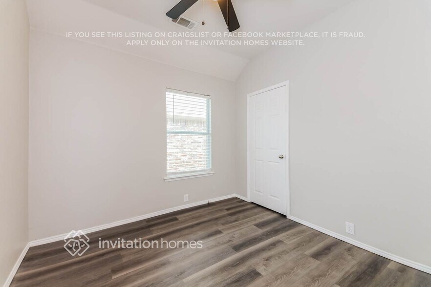 Building Photo - 1270 Stanford Dr