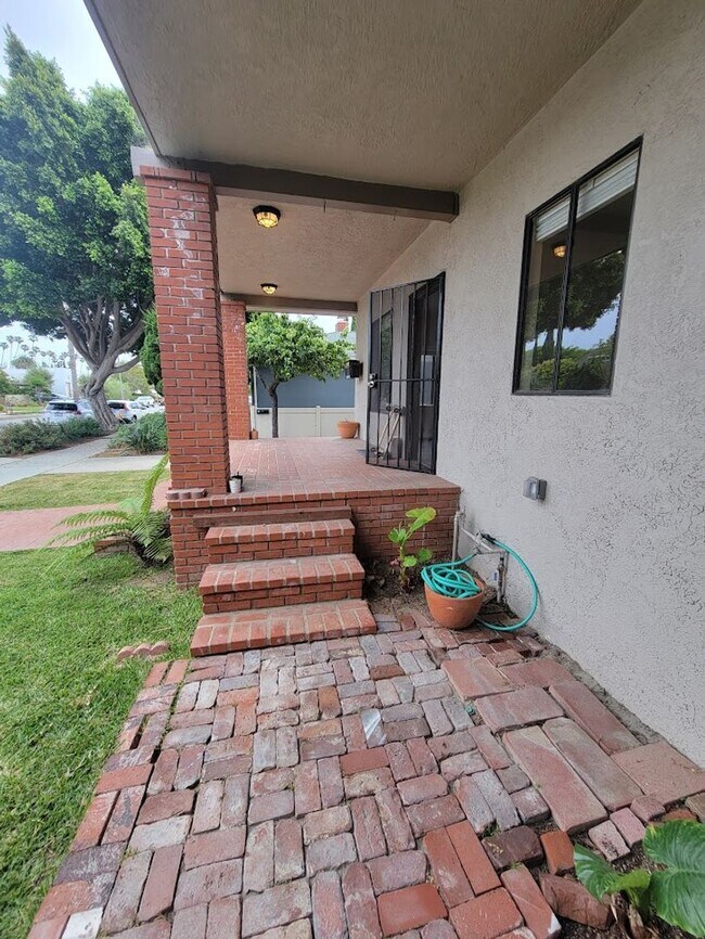 Building Photo - 249