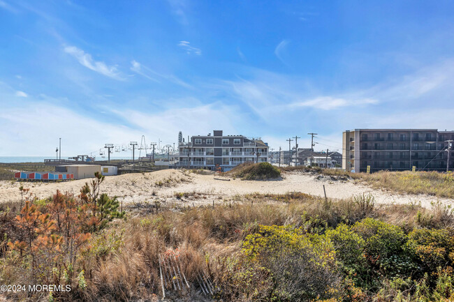 Building Photo - 42 Dune Terrace