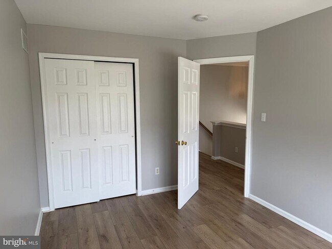 Building Photo - 25 Shawn Ln