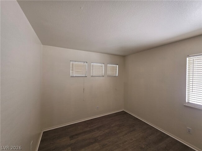 Building Photo - 8008 Dover Shores Ave