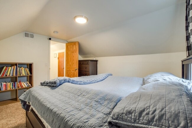 Building Photo - 7227 Maywood Ave