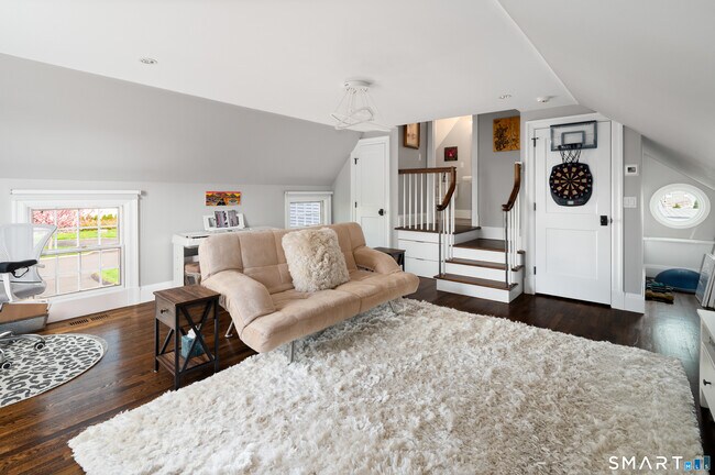 Building Photo - 187 Dolphin Cove Quay