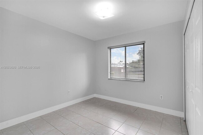 Building Photo - 3815 SW 82nd Ave