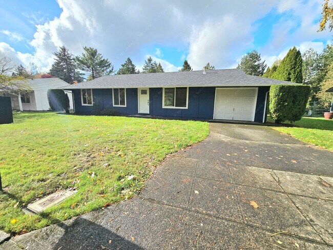 Building Photo - 7739 SE 101st Ave