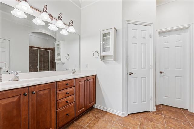 Building Photo - 8604 Naomi St