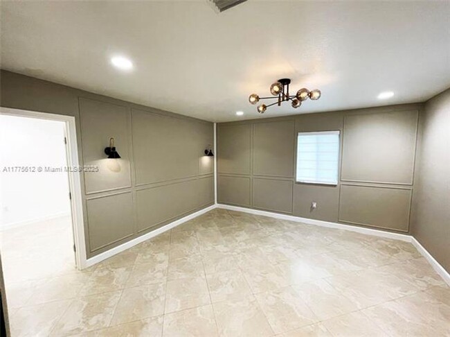 Building Photo - 1395 SW 59th Ave