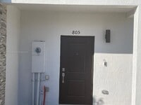 Building Photo - 805 NE 211th St