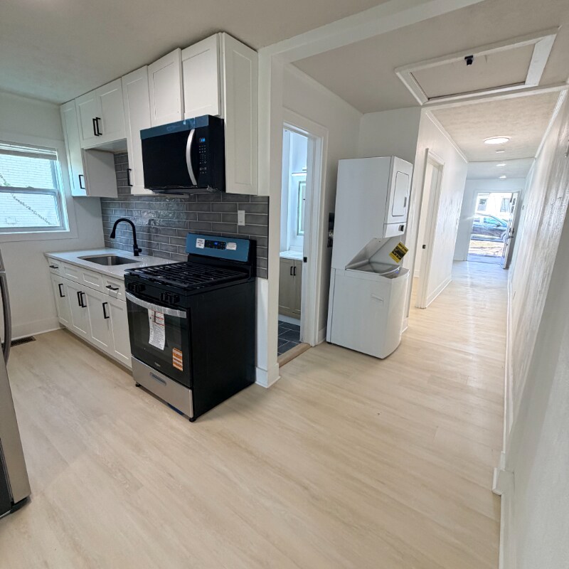 Building Photo - 1338 Sharon St NW