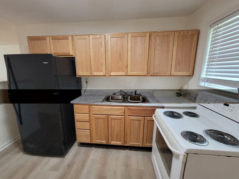 Building Photo - 612 N Kelly St