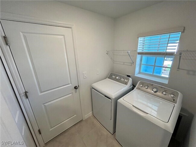 Building Photo - 7116 Ponderosa Pne Dr