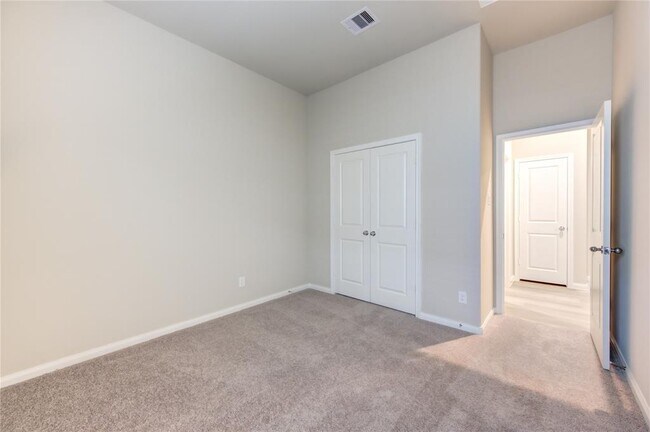 Building Photo - 3939 Sugardale St