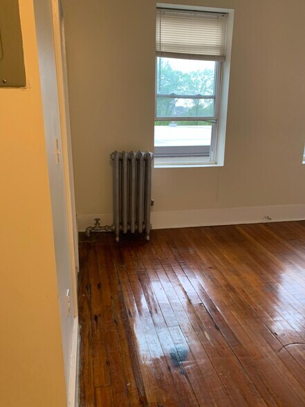 Building Photo - 142 Hemenway St