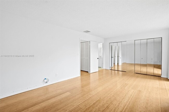 Building Photo - 50 Matador Ln
