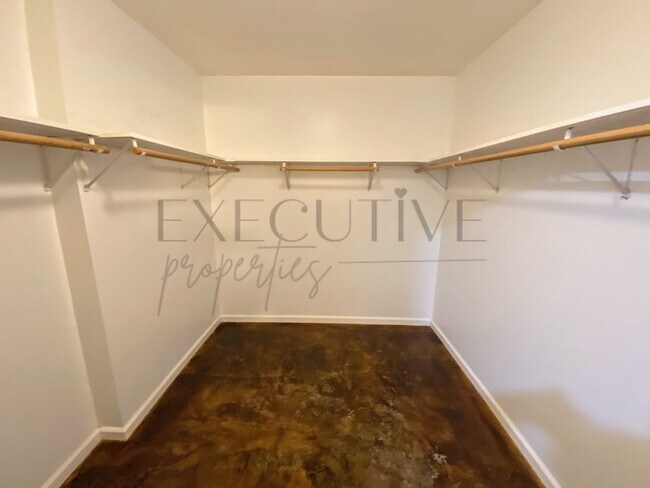 Building Photo - 3BR/2BA Home with Attached Garage & Fenced Backyard in an Established Lake Charles Neighborhood