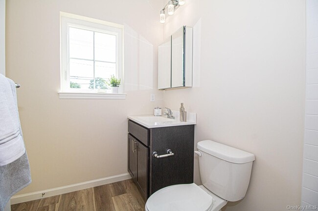 Building Photo - 111 Ashley Ct