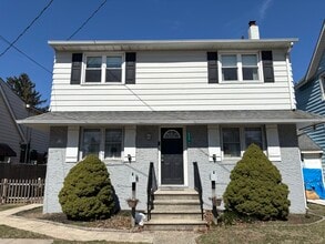 Building Photo - 533 W Kings Hwy