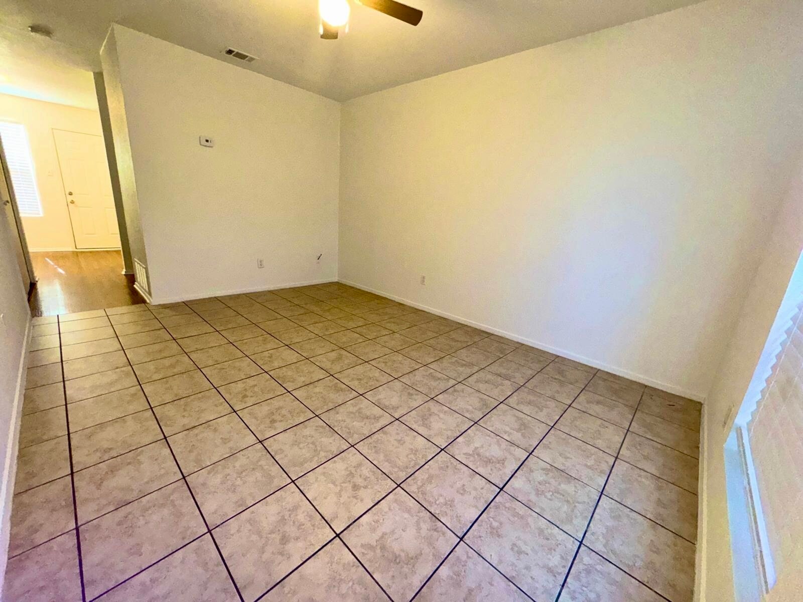 Building Photo - 1112 Leslie Cir