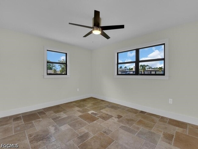 Building Photo - 2224 Aldridge Ave