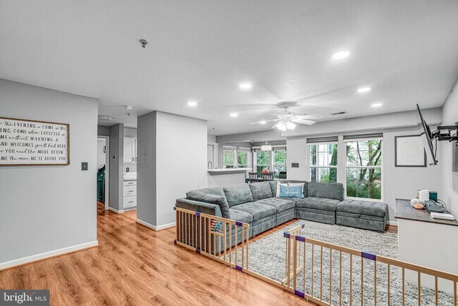Building Photo - 7501 Calderon Ct