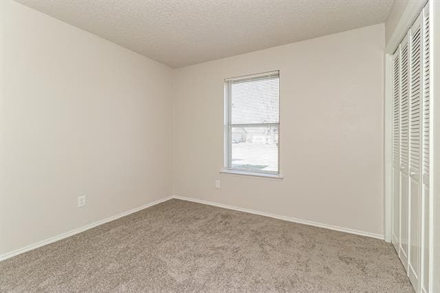 Building Photo - 3904 Royal Crest Dr