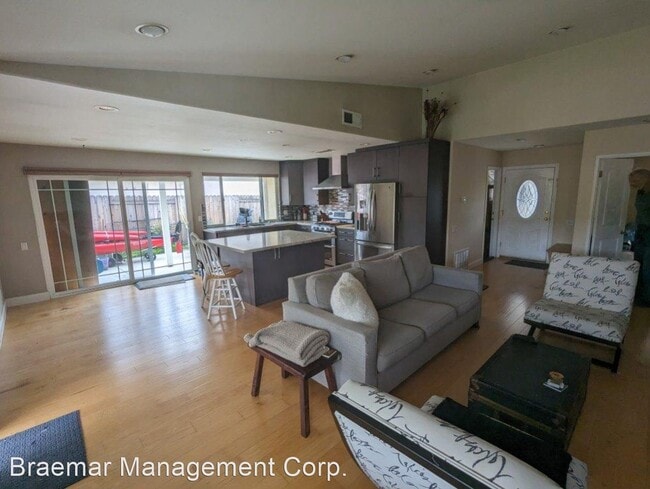 Building Photo - 3 br, 2 bath House - 3963 Greenwood Street