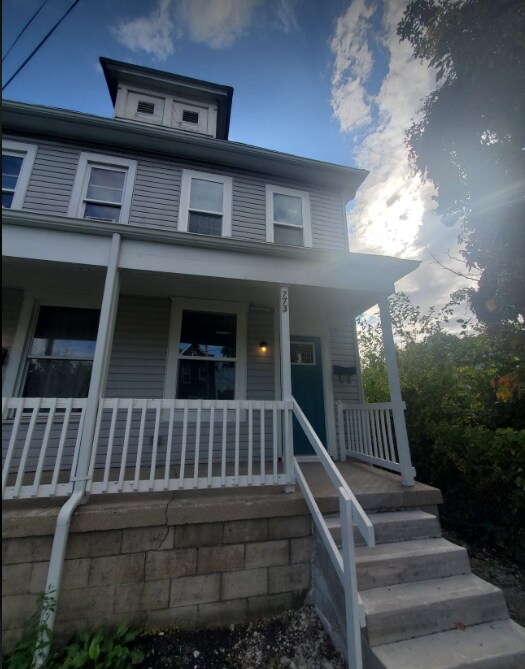 Primary Photo - 773 Grove St