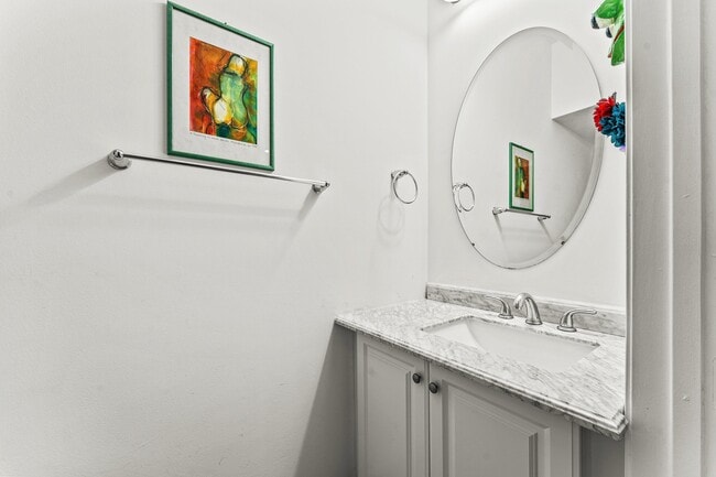 Building Photo - 179 Edenberry Ave