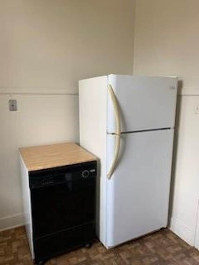 Building Photo - 1719 Valence St