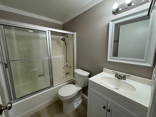 Building Photo - Bright and Airy 2Bd/2Ba Condo w/AC, W/D an...