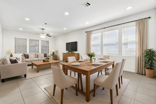 Building Photo - 533 Sweetwood Ln