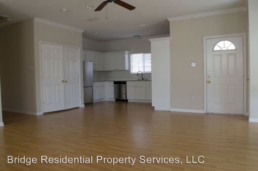 Building Photo - 3220 S University Dr