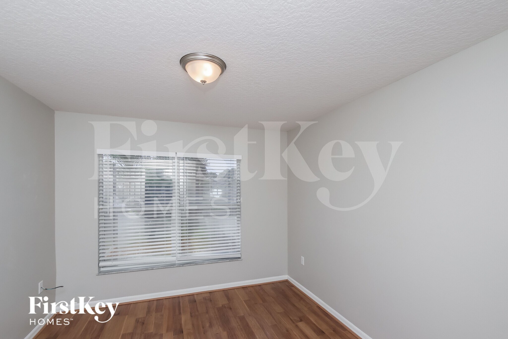 Building Photo - 1347 Armory Dr NE