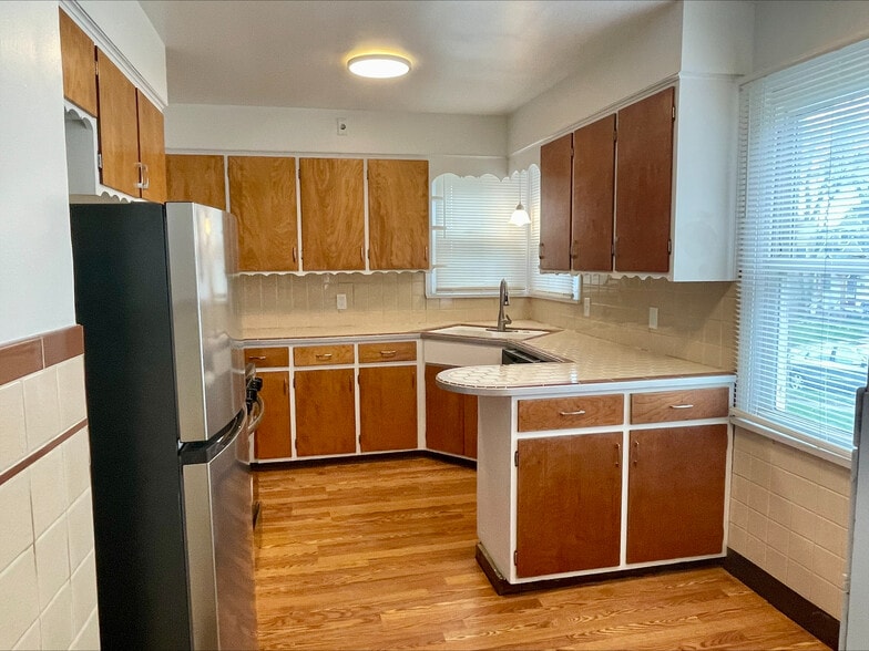 Building Photo - 34 Clinton Ave