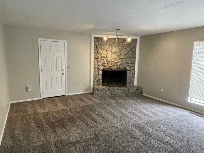 Building Photo - Oversized Three Bedroom with an Office Near Lake Hefner!!