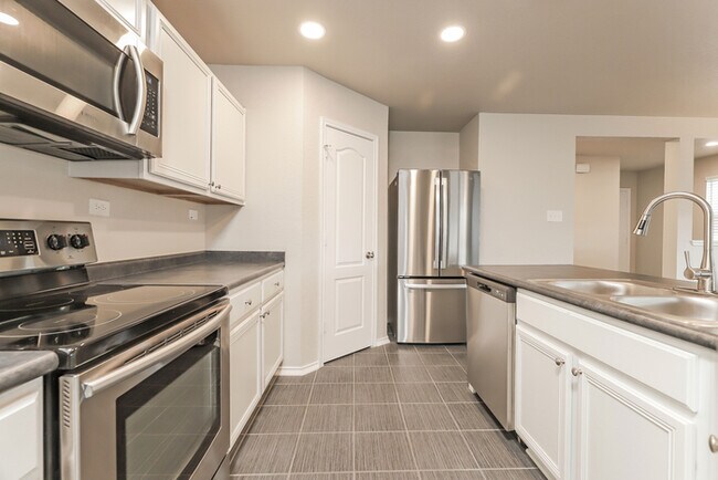 Building Photo - 6806 Slaton Fields