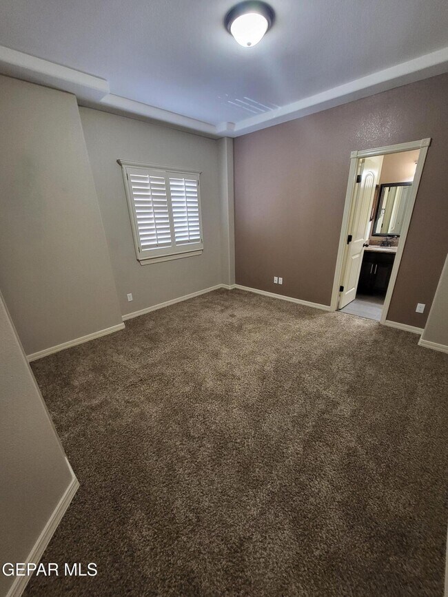 Building Photo - 3150 Spring Willow