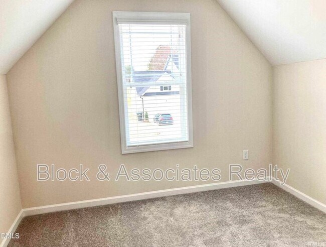 Building Photo - 22 Davinci Dr