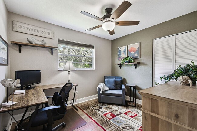 Building Photo - Elevated 3-Bed, 2-Bath, Corner-Lot Gem in the Heart of Palmetto