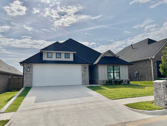 Building Photo - 7123 Alexander Dr