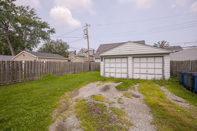 Building Photo - 13416 Harlon Ave