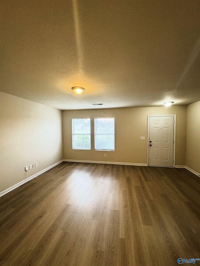 Building Photo - 269 Bermuda Lakes Dr