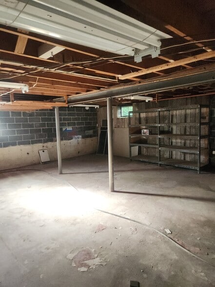 Building Photo - 662 Parmentier Rd