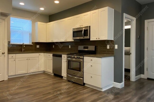 Building Photo - 3-BR Craftsman home in NE Bend- Boyd Acres